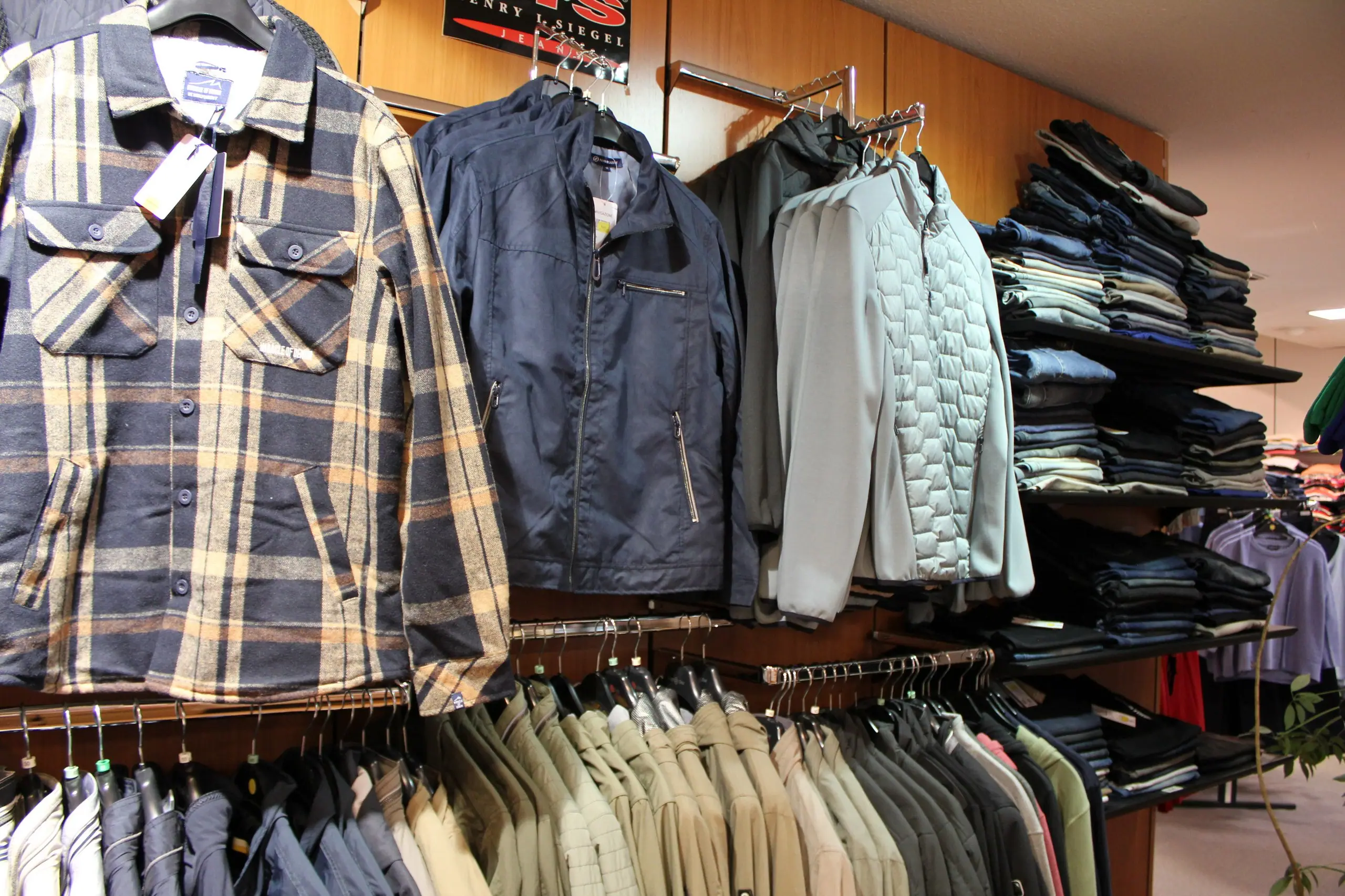 Herren im Modenhaus Reupert